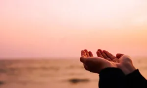 دعای گشایش کار؛ بهترین ذکرها برای رفع گرفتاری و رزق